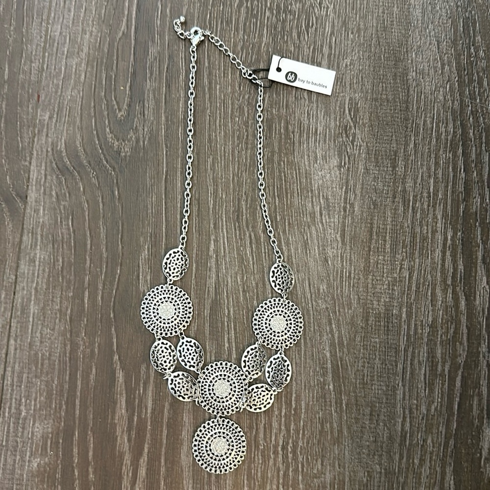 Fashion tiered necklace, never used, new with tags